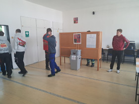 Studentské volby 2025: Naši žáci si vyzkoušeli fungování demokracie v praxi